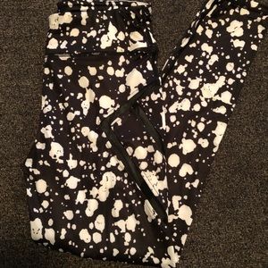 White and black workout leggings